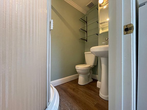5th image of 659 E Lewelling Blvd #B