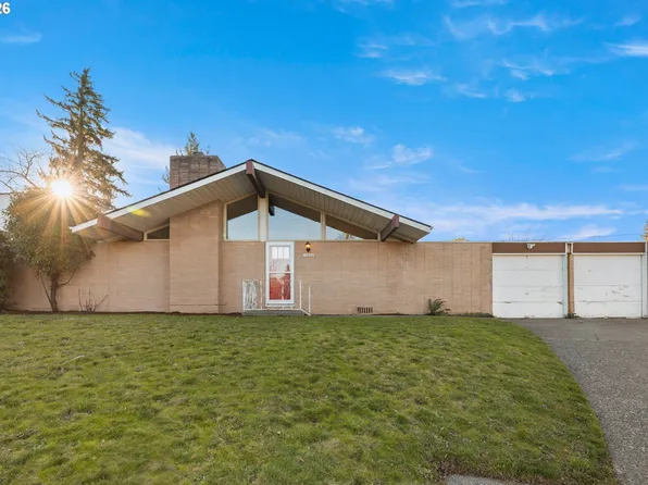 12600 NE Davis St, Portland, OR 97230