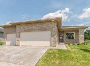 6341 NE 8th Ct, Des Moines, IA 50313