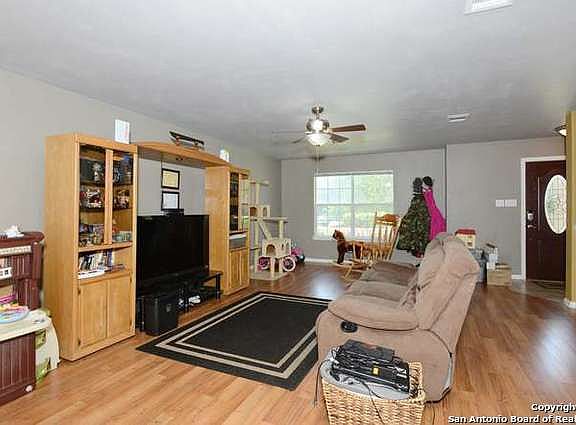 5th image of 1015 Magnolia Crst
