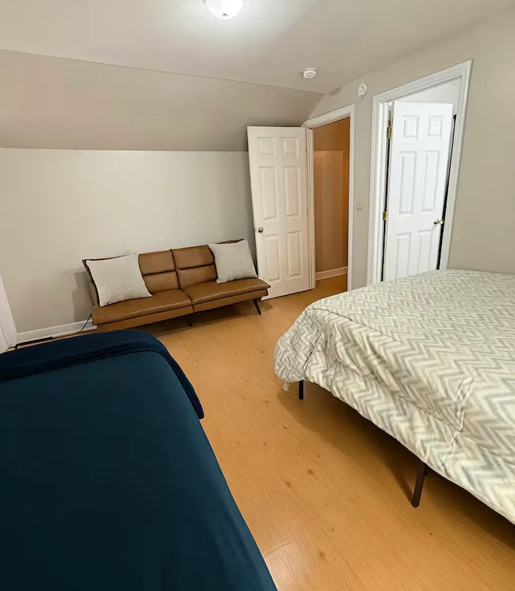3 bed, $2,000 — Photo 4