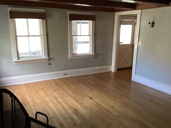4th image of 321 Beechwood St