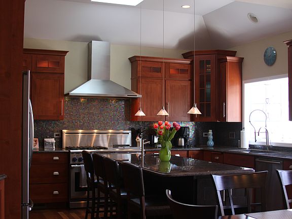 2nd image of 735 Foxmoor Ln