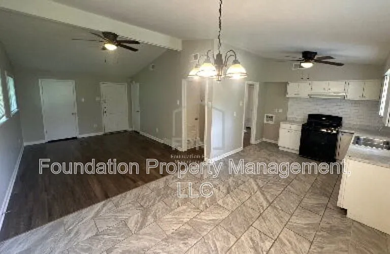 2237 Gayle Ave — Photo 4