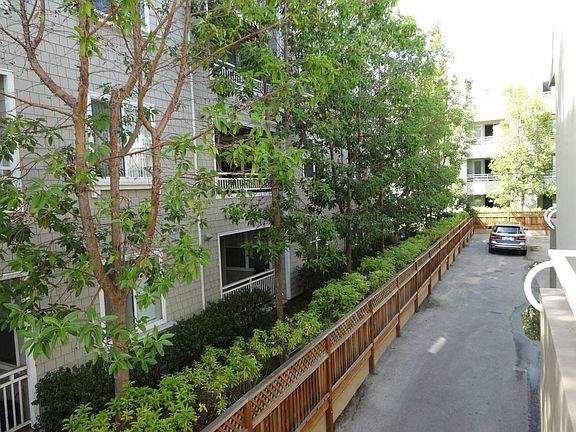 4th image of 815 E 4th Ave APT 2