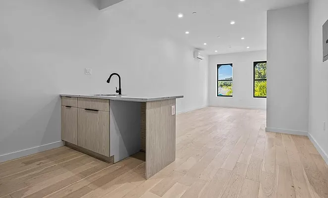 Rented by Oxford Property Group | media 13