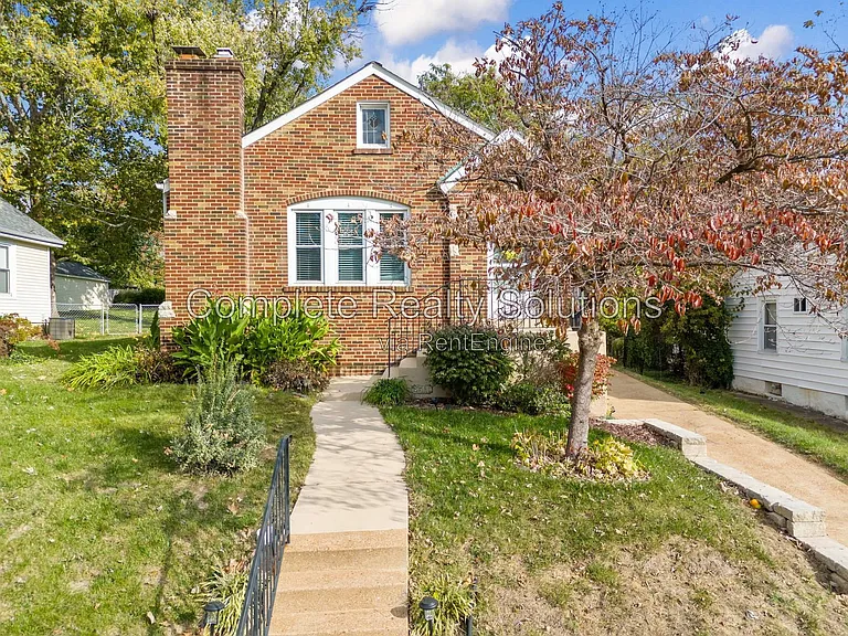 8511 Florence Ave — Photo 49