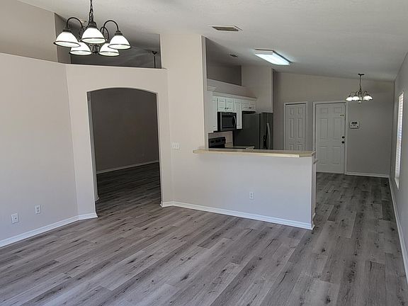 3rd image of 5605 Jacaranda Ave