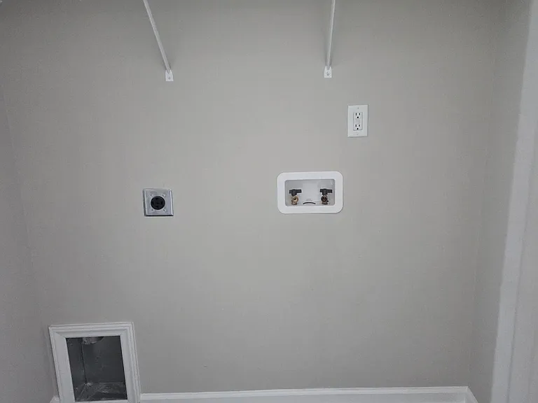 1253 Masters Ln #B — Photo 6