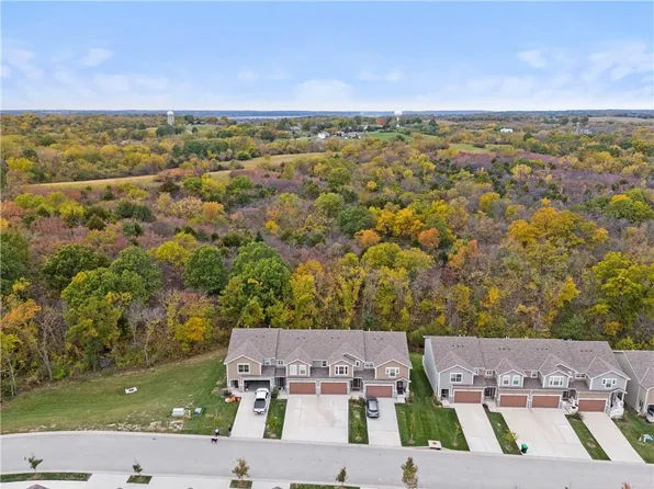 7374 Grand Slam St, Parkville, MO 64152