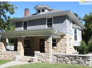 206 SW 3rd St, Lees Summit, MO 64063