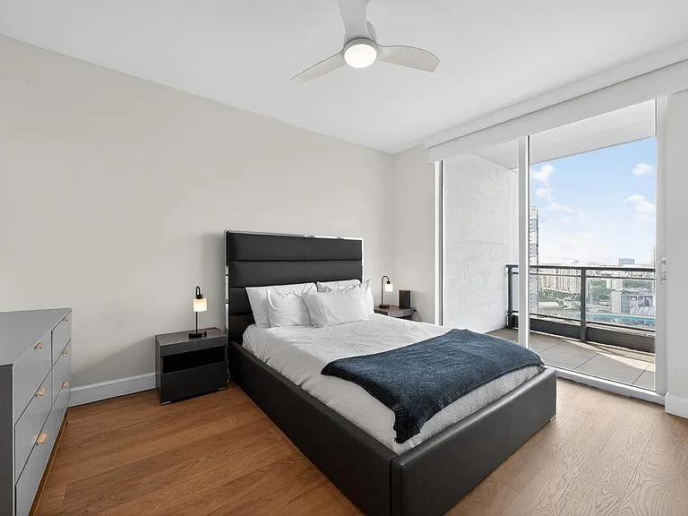 90 SW 3rd St #2709 — Photo 7