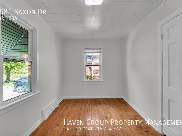 5581 Saxon Dr — Photo 11
