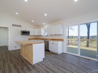 122 Robin Hill Dr, Steelville, MO 65565