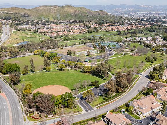 3rd image of 271 Fieldstone Way APT A