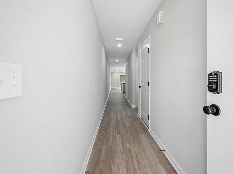 2628 Kohn Rd — Photo 6