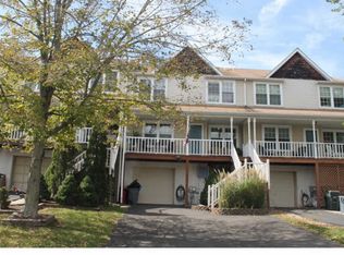 30 Cottonwood Dr, Holland, PA 18966