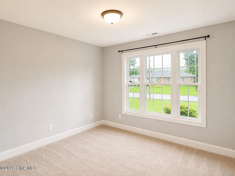 112 Wilda Dr — Photo 7