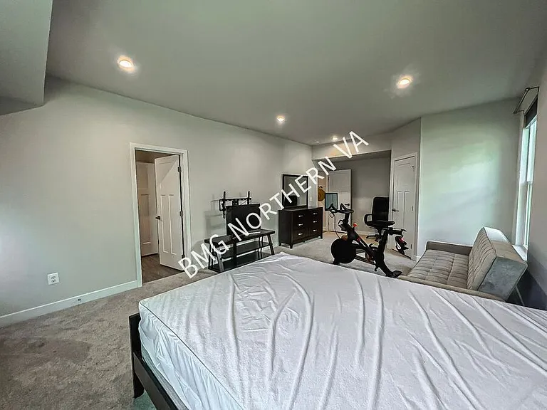 7731 Blackburn Ridge Dr — Photo 27