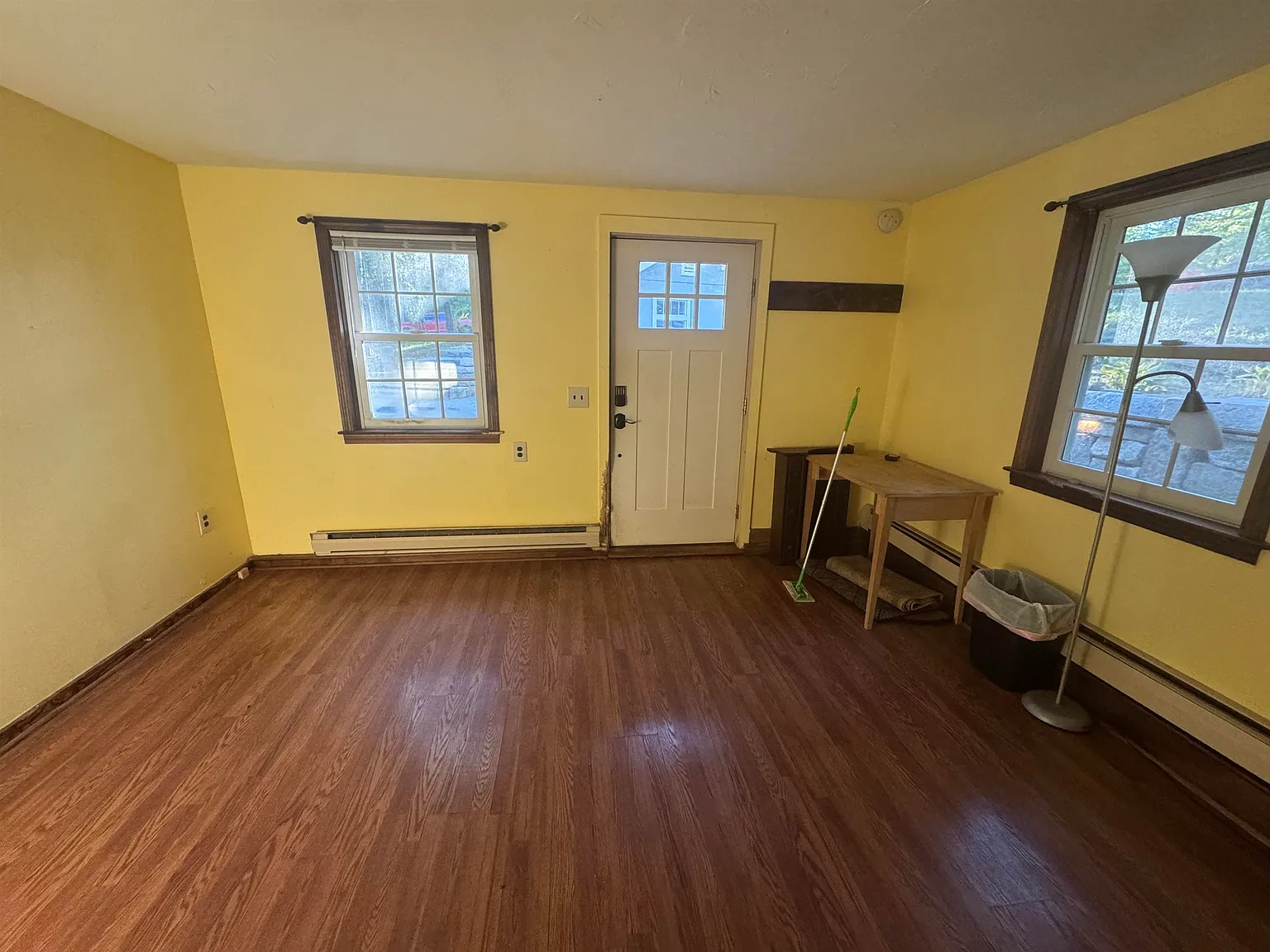 4 bed, 1.0 bath, 750 sqft, $1,900 — Photo 2
