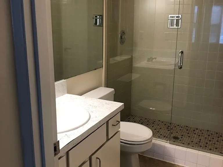 Galleon Apartments — Photo 12