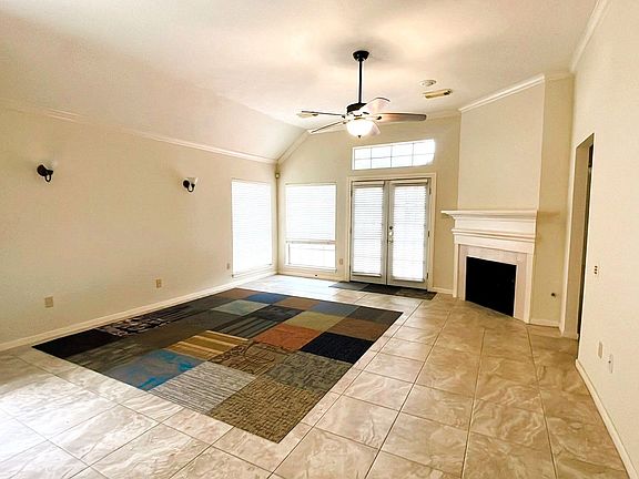 4th image of 7935 Park Hollow Ct