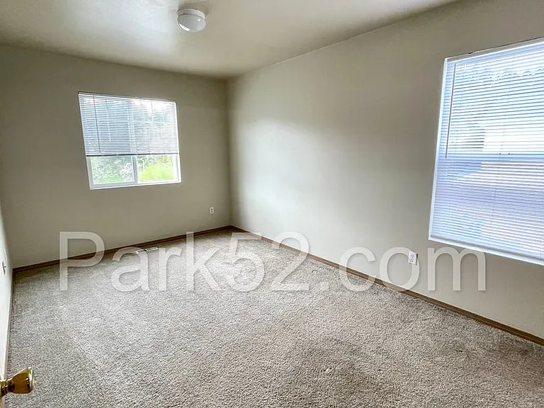 2632 Meyer St — Photo 12