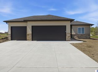 9229 S 80th St, Lincoln, NE 68516