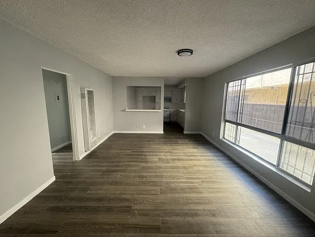 2 bed, 1.5 bath, $2,249 — Photo 2