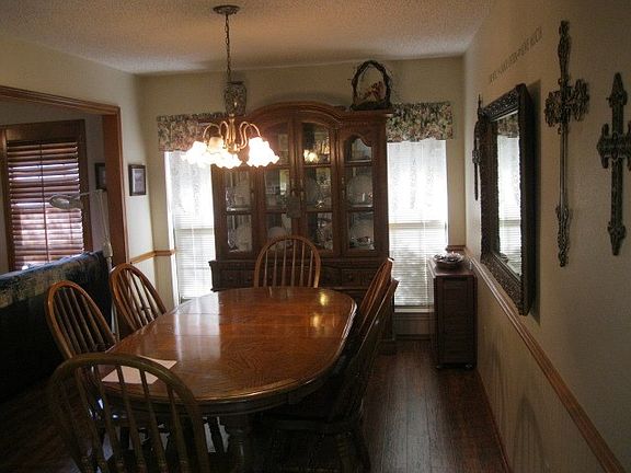 5th image of 1215 Willow Ln