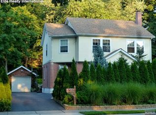 38 Dean Dr, Tenafly, NJ 07670