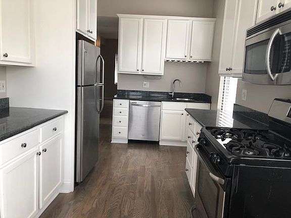 2nd image of 2512 N Southport Ave APT 2R
