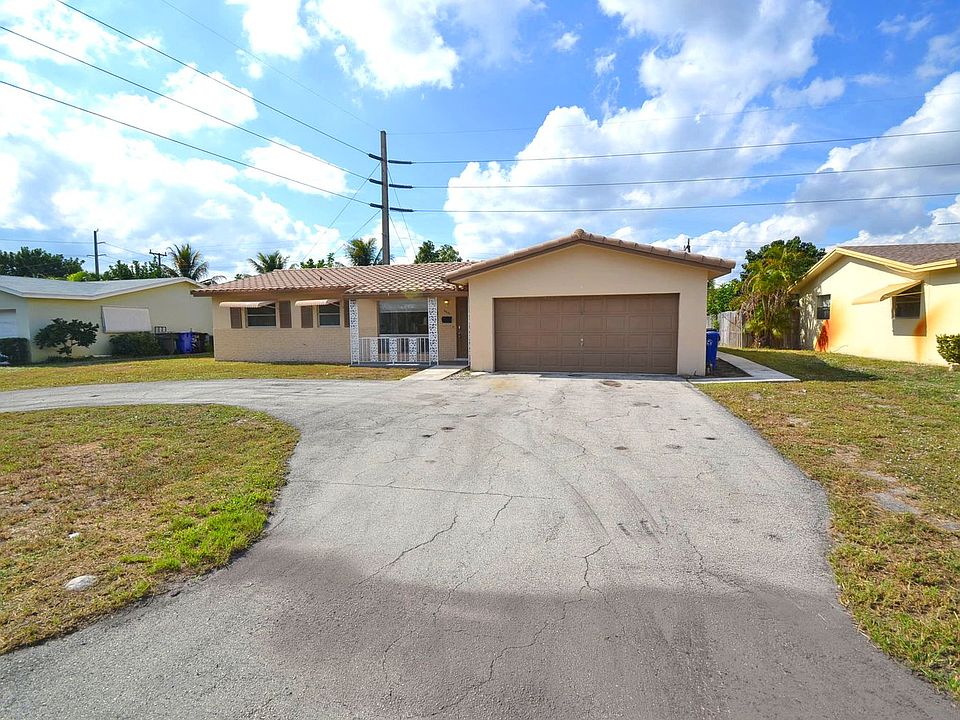 1st image of 4851 NE 19th Ave