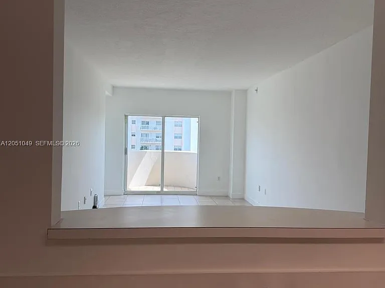 50 Menores Ave #518 — Photo 8