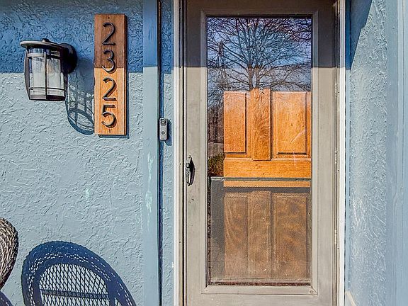 5th image of 2325 W Alta Street