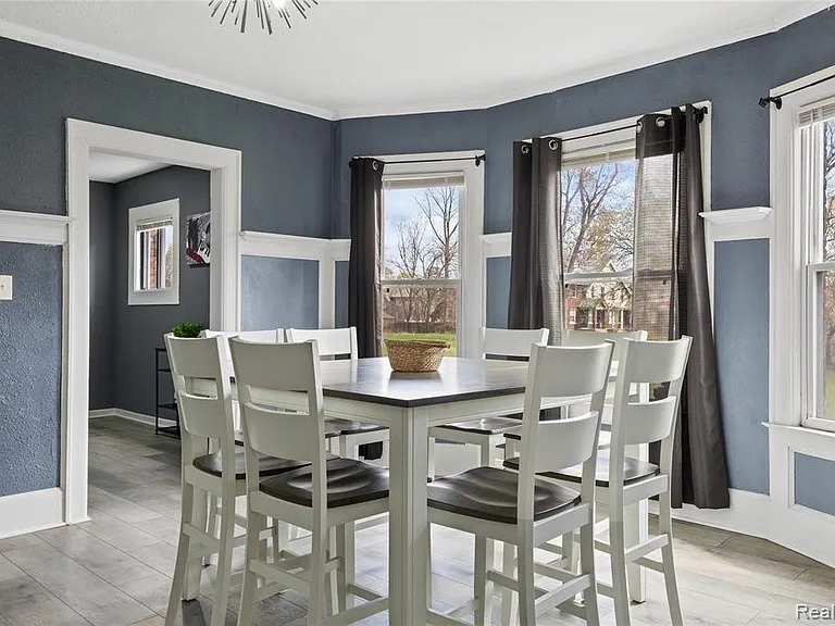 512 Westminster St — Photo 28