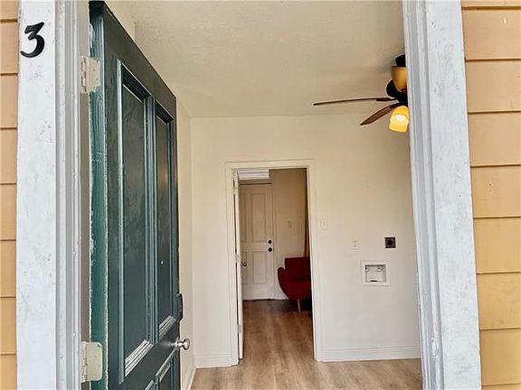 3rd image of 1039 Marais St #3
