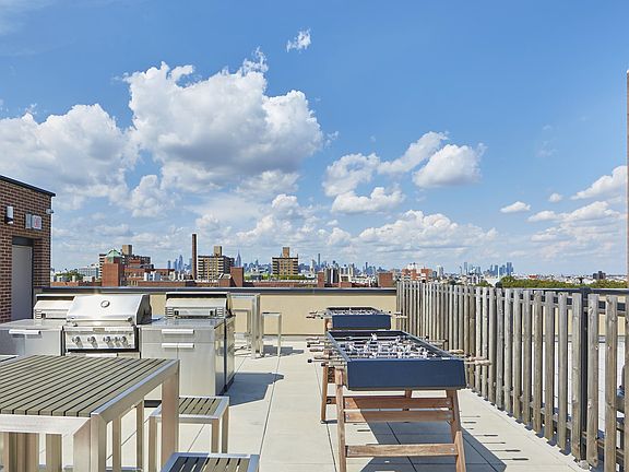5th image of 325 Lafayette Ave APT 4Q