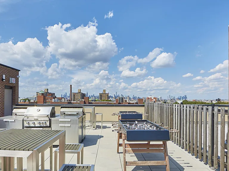 325 Lafayette Ave #4L — Photo 2