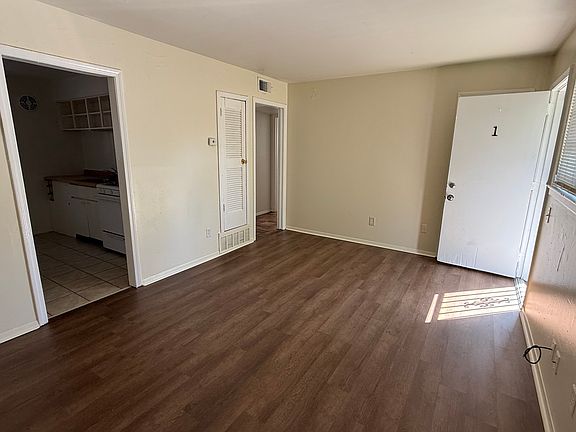 Front/Living/Family room