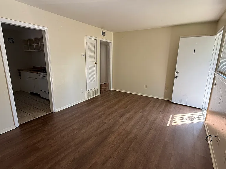 Front/Living/Family room
