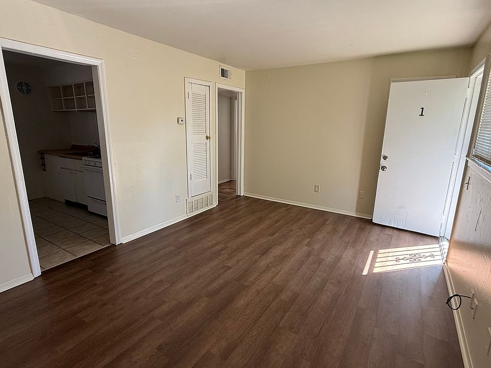 Front/Living/Family room