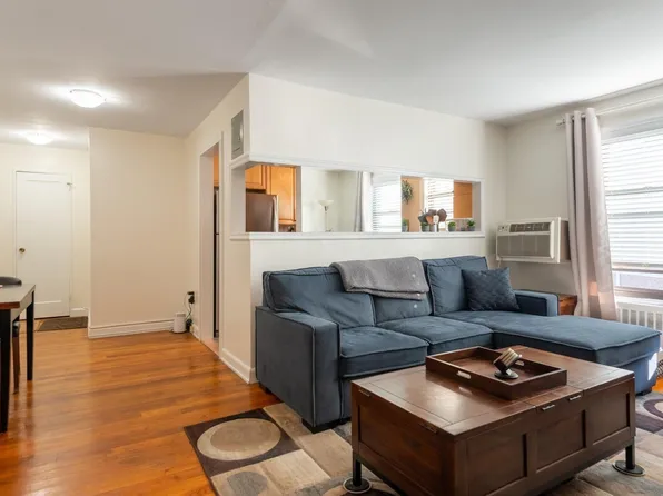 6 West Mill Drive #3G, Great Neck, NY 11021