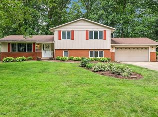 196 Scenic View Dr, Akron, OH 44321