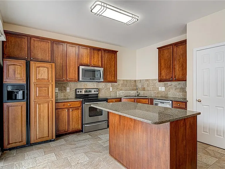 3970 Fountain Village Ln — Photo 6