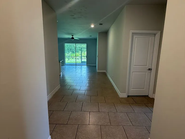 1031 San Cristobal Ave — Photo 2