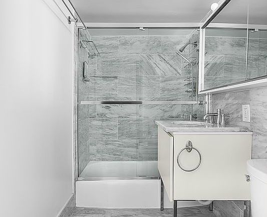 5th image of 77 7th Ave APT 21-M