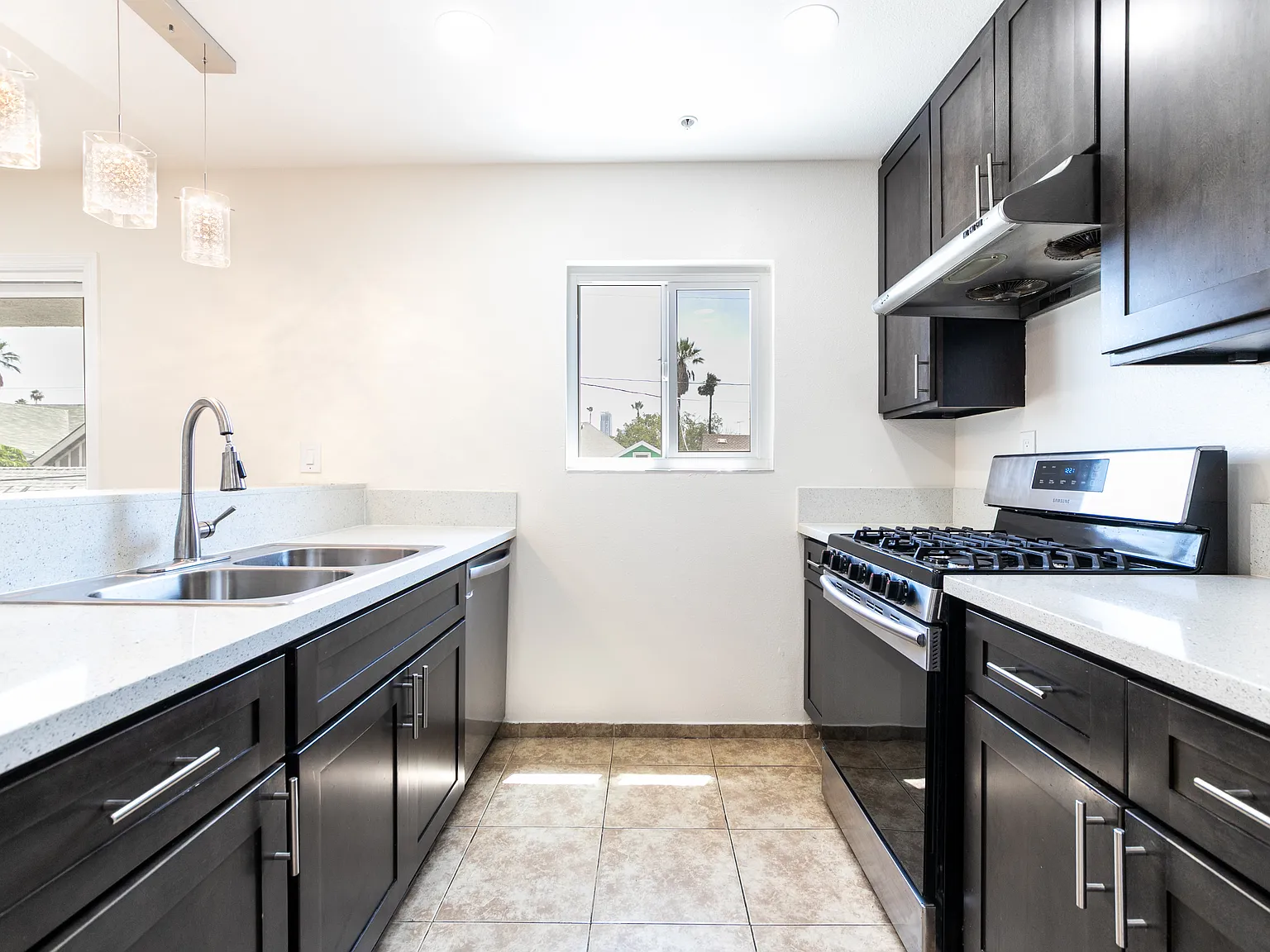 2 bed, 750 sqft, $2,150 — Photo 3