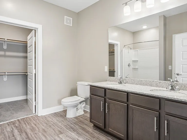 Bonavia Luxury Apartments — Photo 15