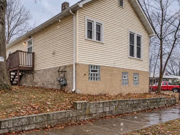 3760 Sandusky St, Hobart, IN 46342